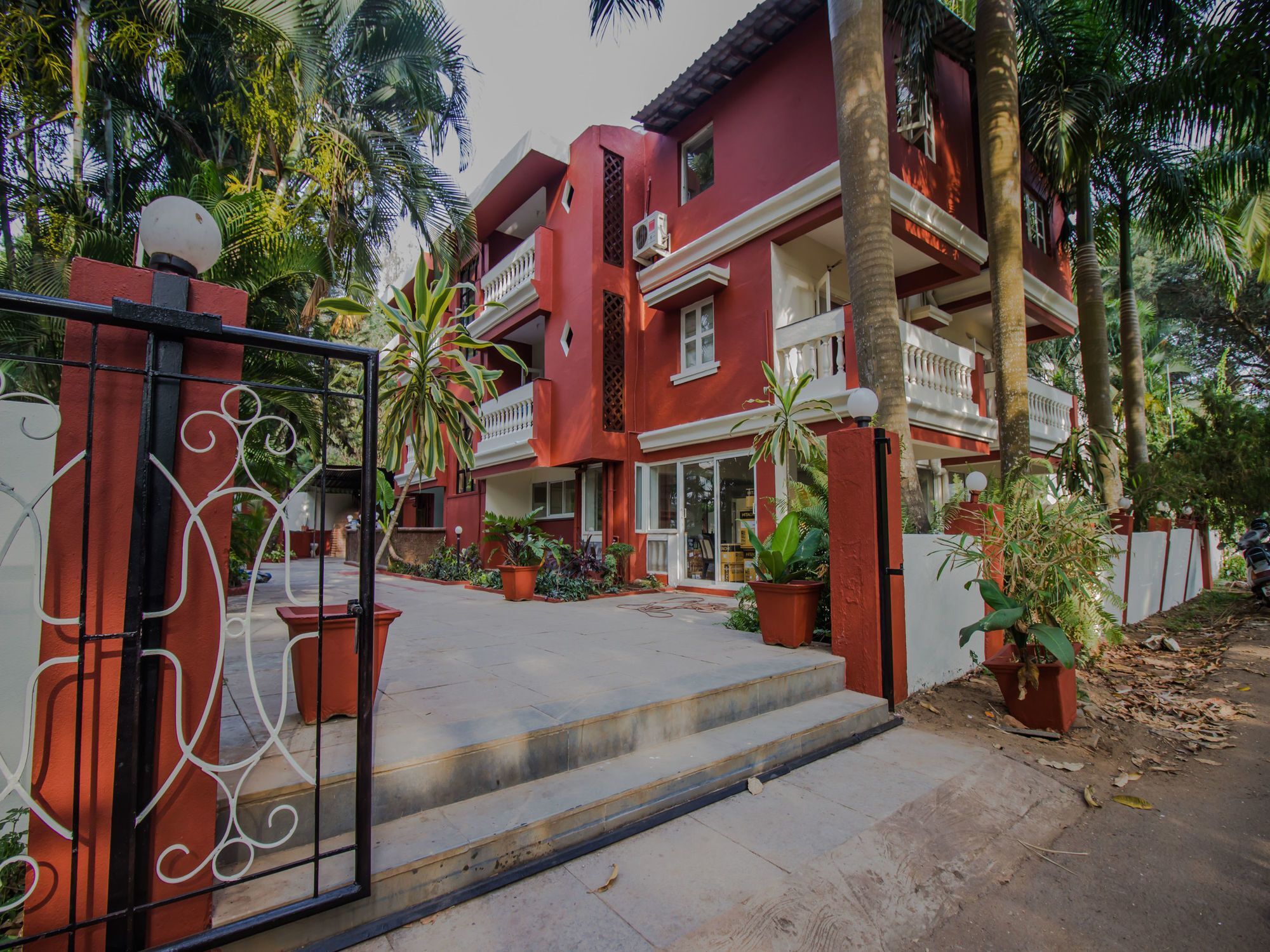 Oyo Flagship 13853 Shruti Resort Calangute Exterior photo